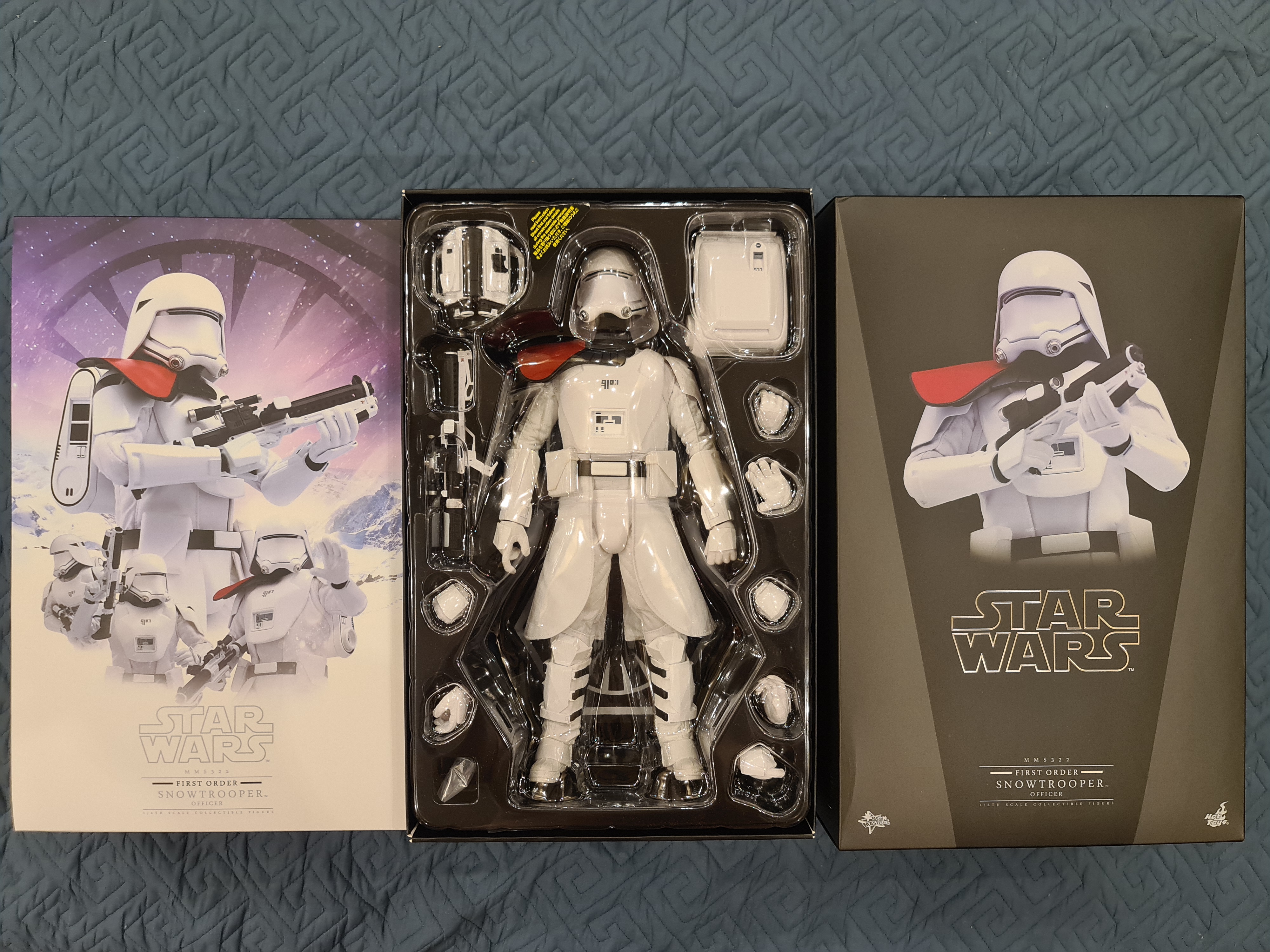 Hot Toys - First Order Snowtrooper Officer - 1:6 Scale Collectible - Movie Masterpiece Series