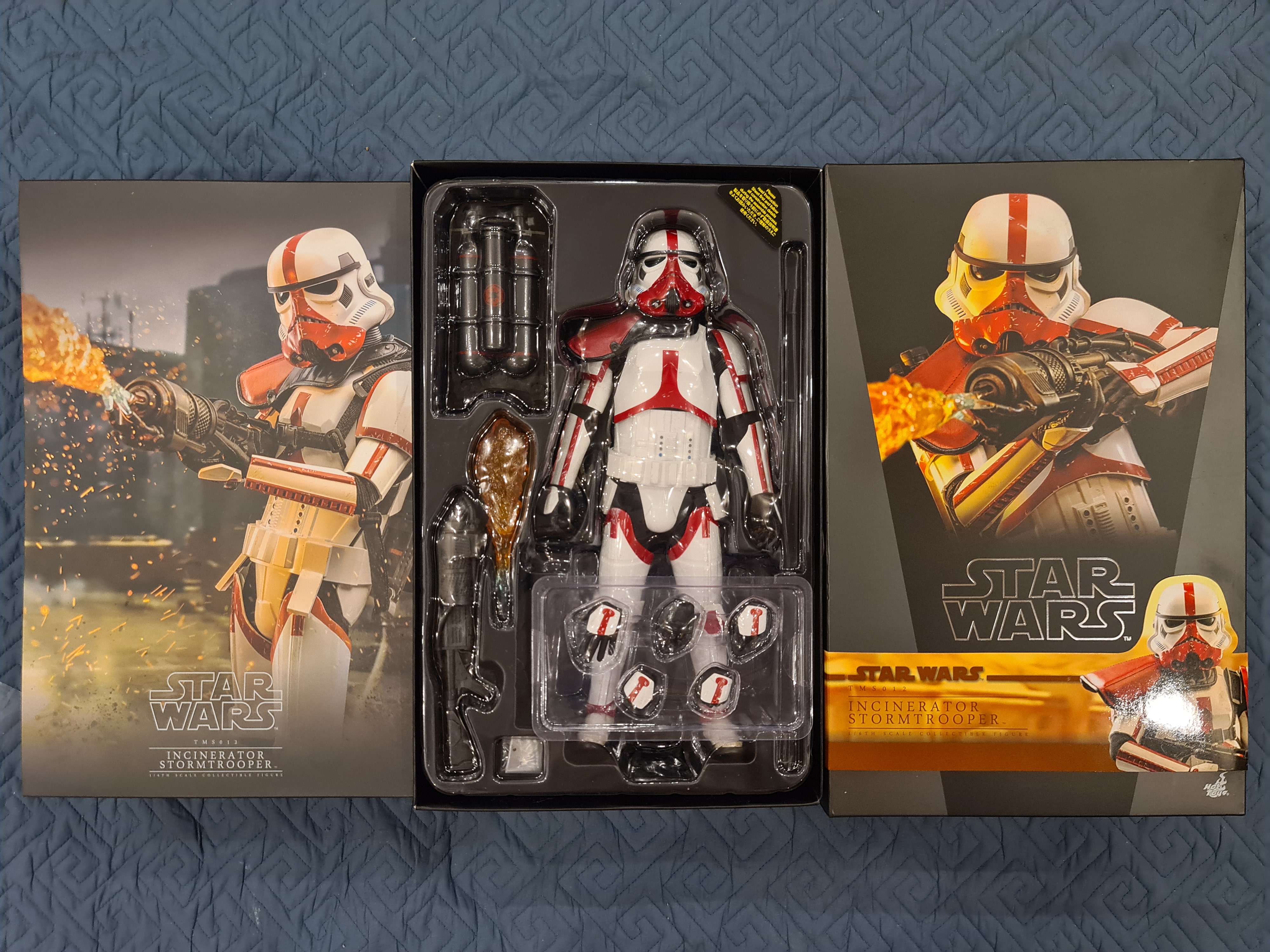 Hot Toys - Incinerator Stormtrooper - 1:6 Scale Collectible - The Mandalorian - Television Masterpiece Series