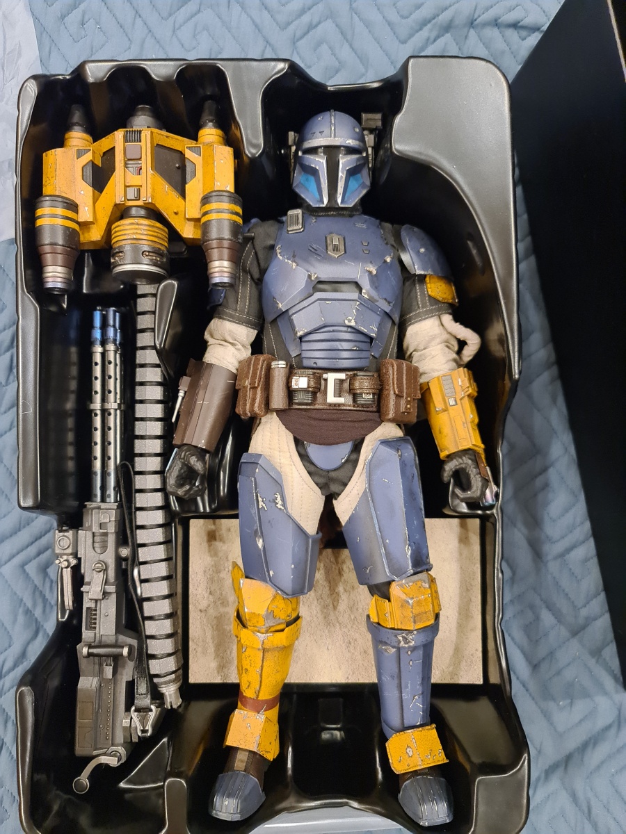 Hot Toys - Heavy Infantry Mandalorian - 1:6 Scale Collectible - The Mandalorian - Television Masterpiece Series